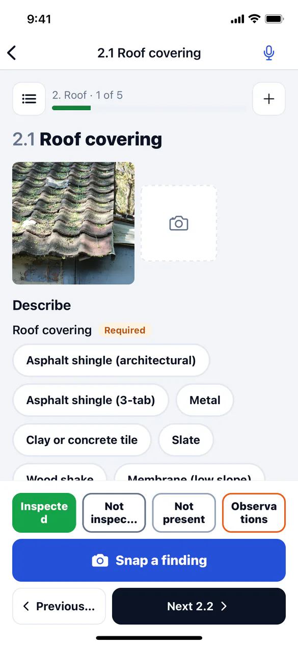 One report item with photos, Describe fields and status buttons at the bottom